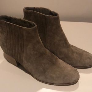Vince booties size 8 1/2